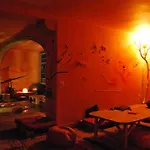 Almaa Hostel *