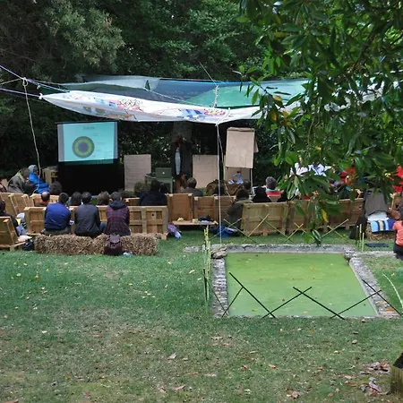 Almaa Hostel *